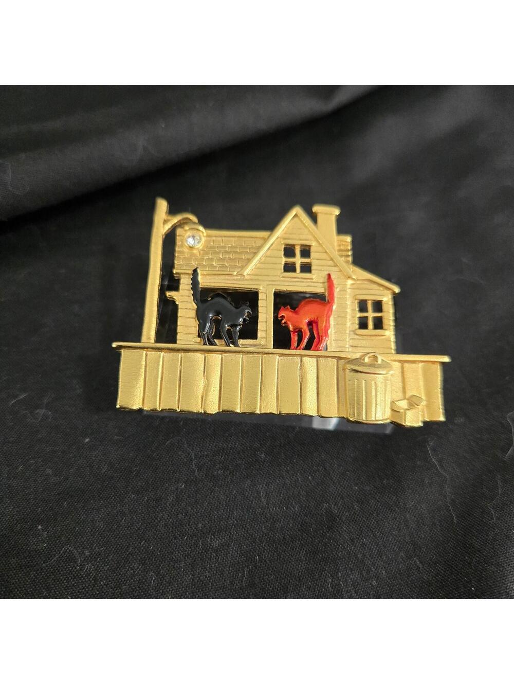 JJ Halloween Brooch Black Red Cats Gold House Novelty Whimsical Collectible